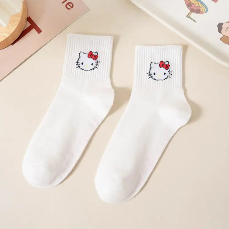 Hello Kitty Kuromi Skarpetki Ozdoby Skarpetka Kotki Dziewczynka Dla Dziewczynki Prezent cute słodkie Kuromi Mellody Różowe Czerwone Czarne Cute słodkie uwu