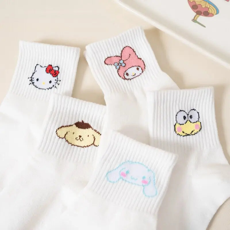 Hello Kitty Kuromi Skarpetki Ozdoby Skarpetka Kotki Dziewczynka Dla Dziewczynki Prezent cute słodkie Kuromi Mellody Różowe Czerwone Czarne Cute słodkie uwu