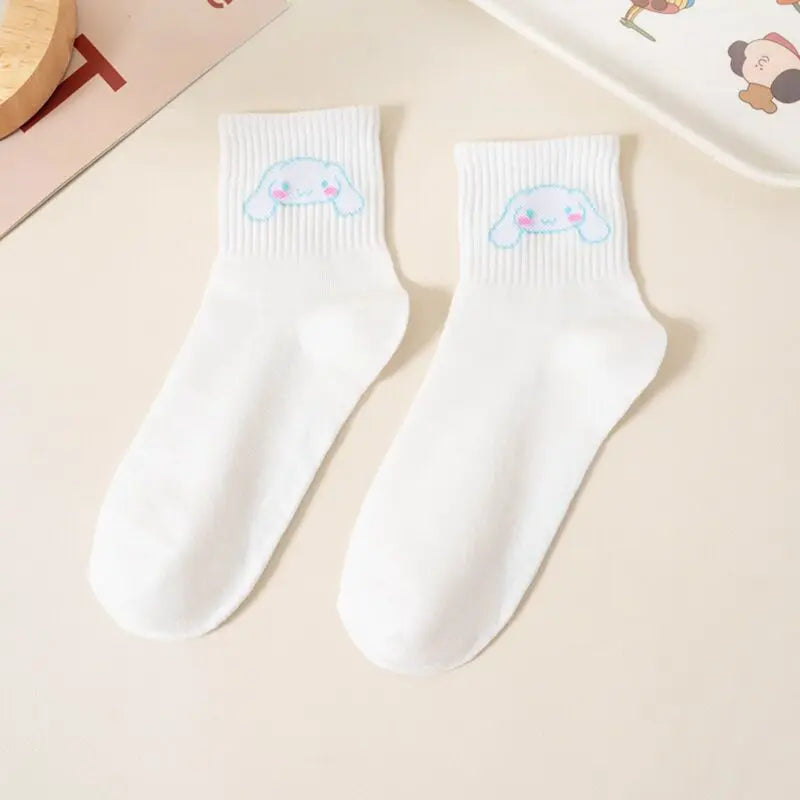 Hello Kitty Kuromi Skarpetki Ozdoby Skarpetka Kotki Dziewczynka Dla Dziewczynki Prezent cute słodkie Kuromi Mellody Różowe Czerwone Czarne Cute słodkie uwu